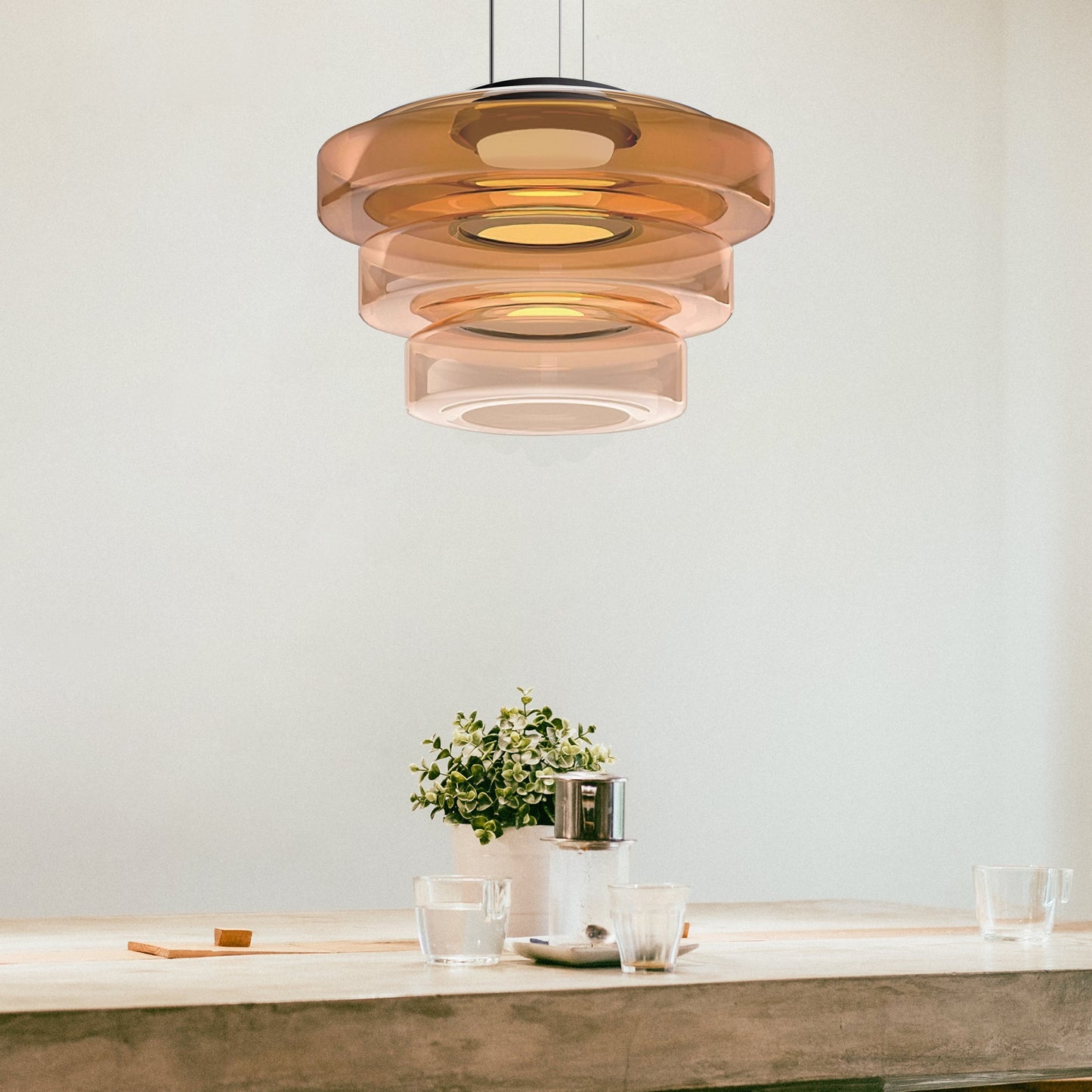 Bauhaus-inspirierte Glas Pendelleuchte mit LED und Höhenverstellung