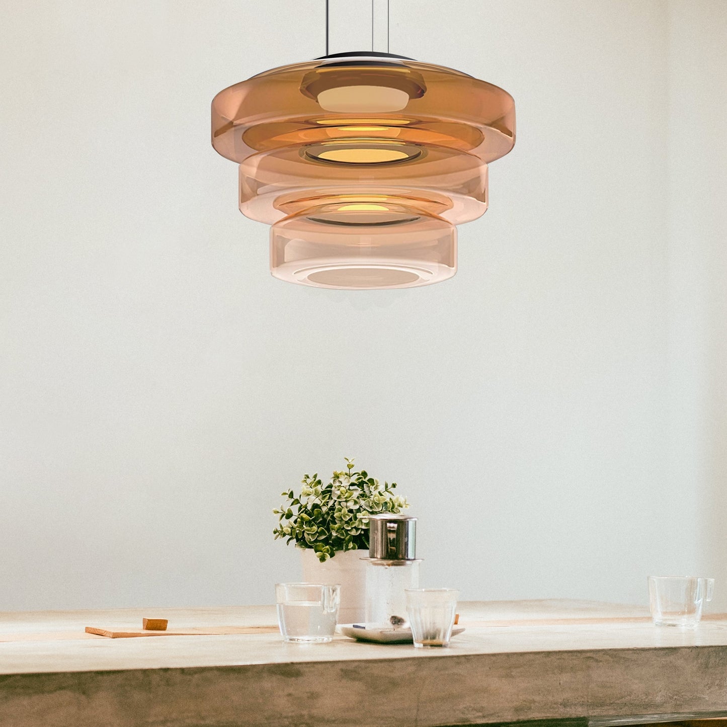 Glas-Pendelleuchte im Bauhaus-Stil – dimmbar, modern & farbig