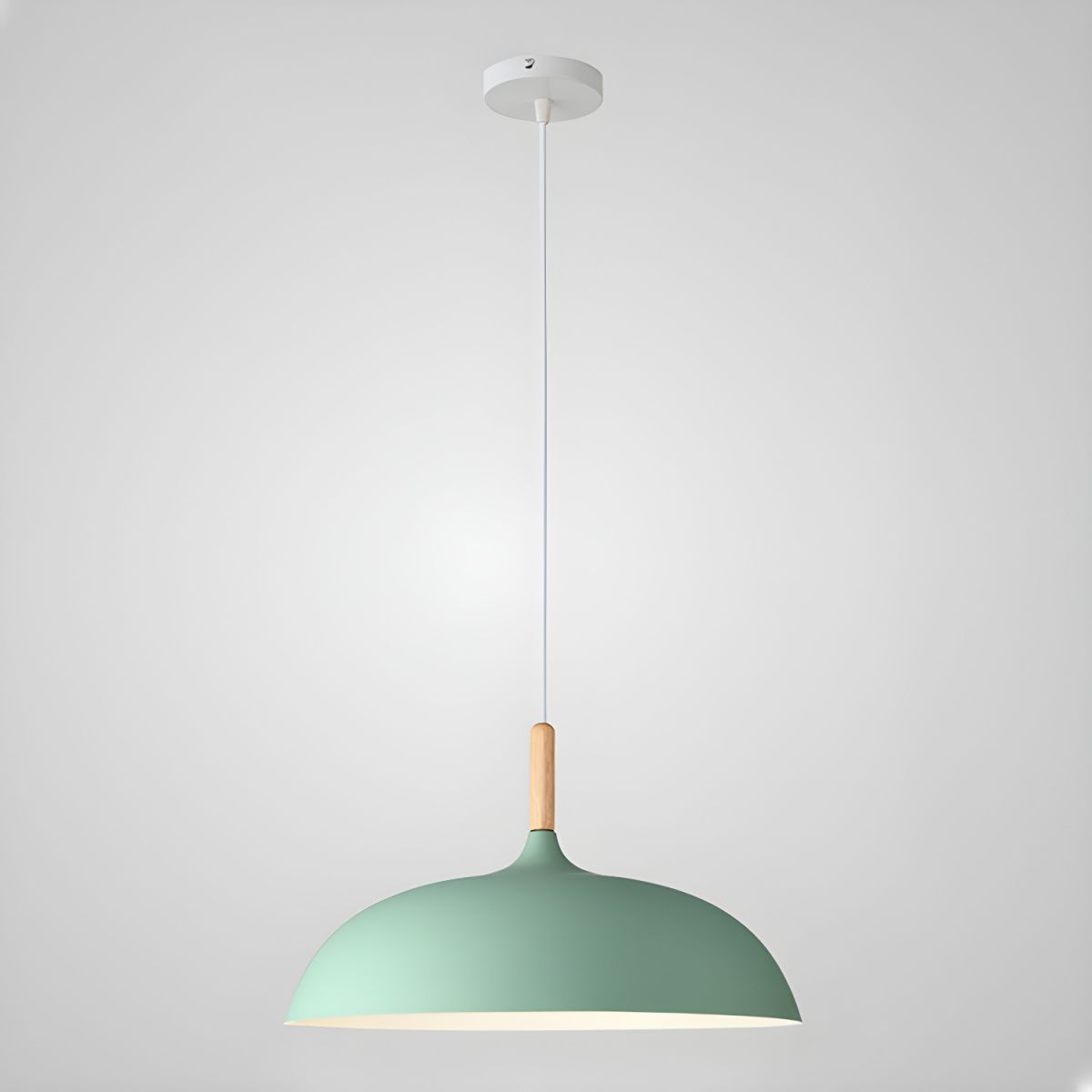 Skandinavische Pendelleuchte in Pastellfarben mit Holzdetails