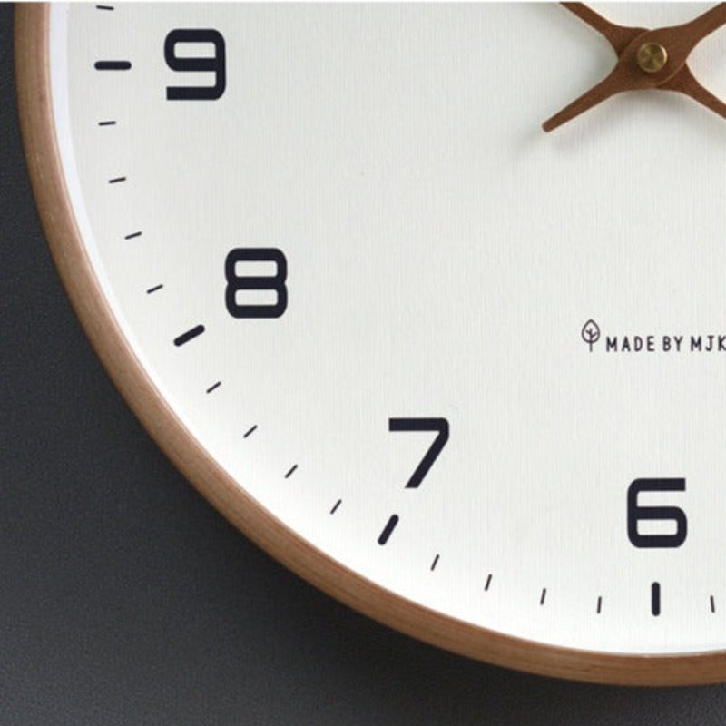 Geräuschlose Wanduhr Aus Holz Mit Zeitlosem Design