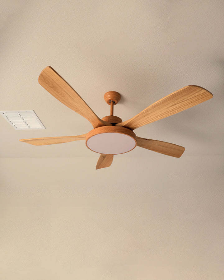 Skandinavischer Deckenventilator mit LED-Licht und Wendemotor