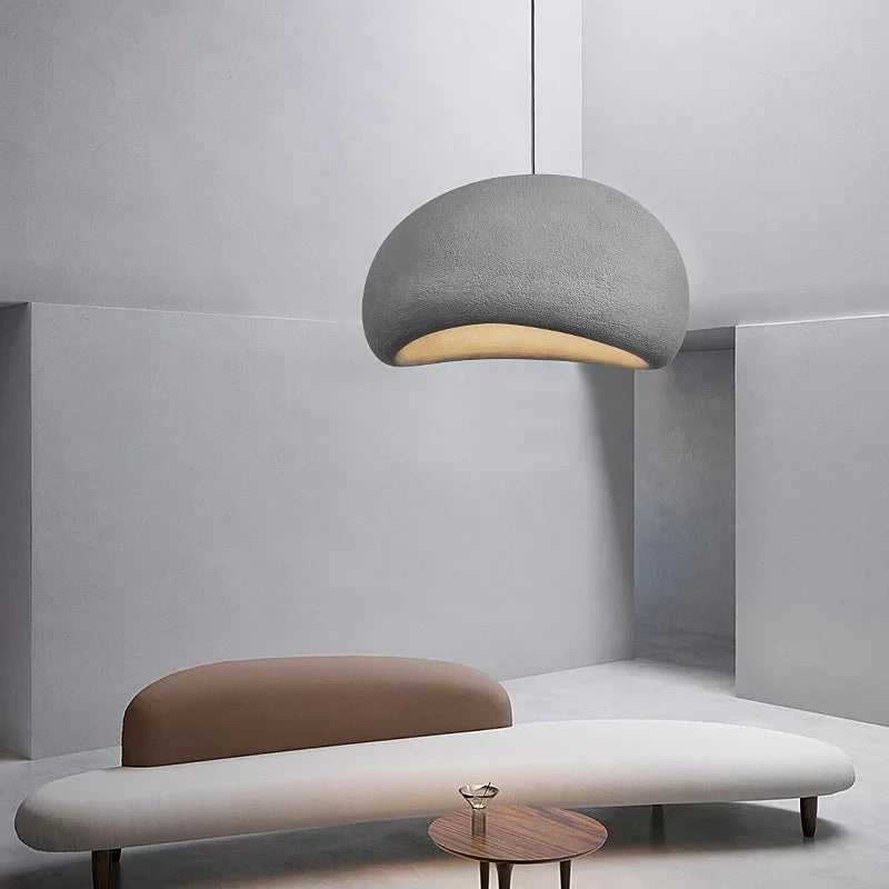 Minimalistische Pendelleuchte für eine ruhige Wohnatmosphäre