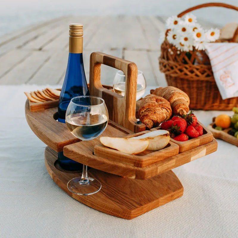 Kompakter Picknick-Weintisch aus Holz – tragbar & stilvoll für draußen