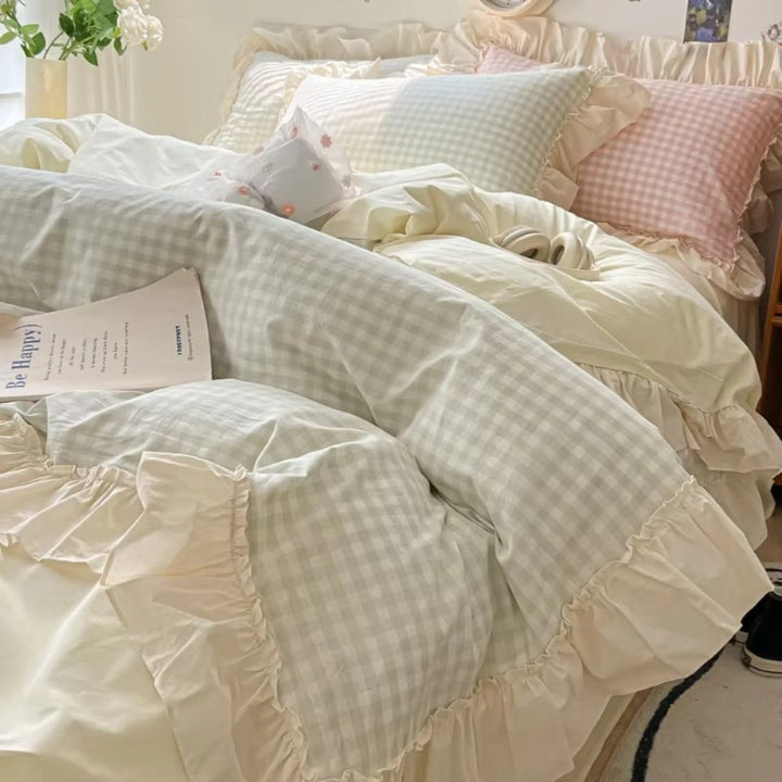 Bettwäsche Set kariert – Gingham Muster mit Rüschenkanten