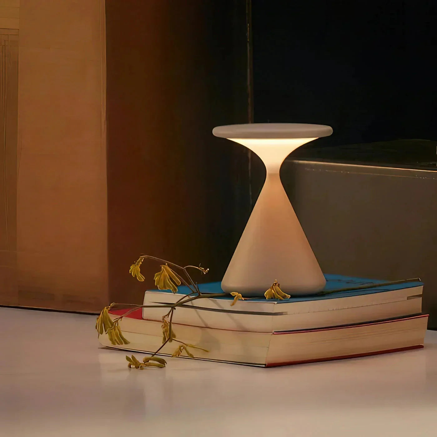 Kabellose LED-Tischleuchte in Sanduhrform – Dimmbar & USB-C wiederaufladbar