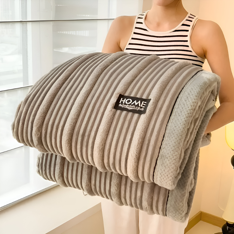 Gestreifte Fleecedecke – Plaid mit modernem Vintage-Design