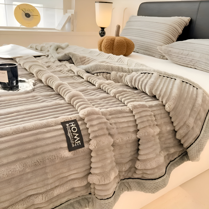 Gestreifte Fleecedecke – Plaid mit modernem Vintage-Design