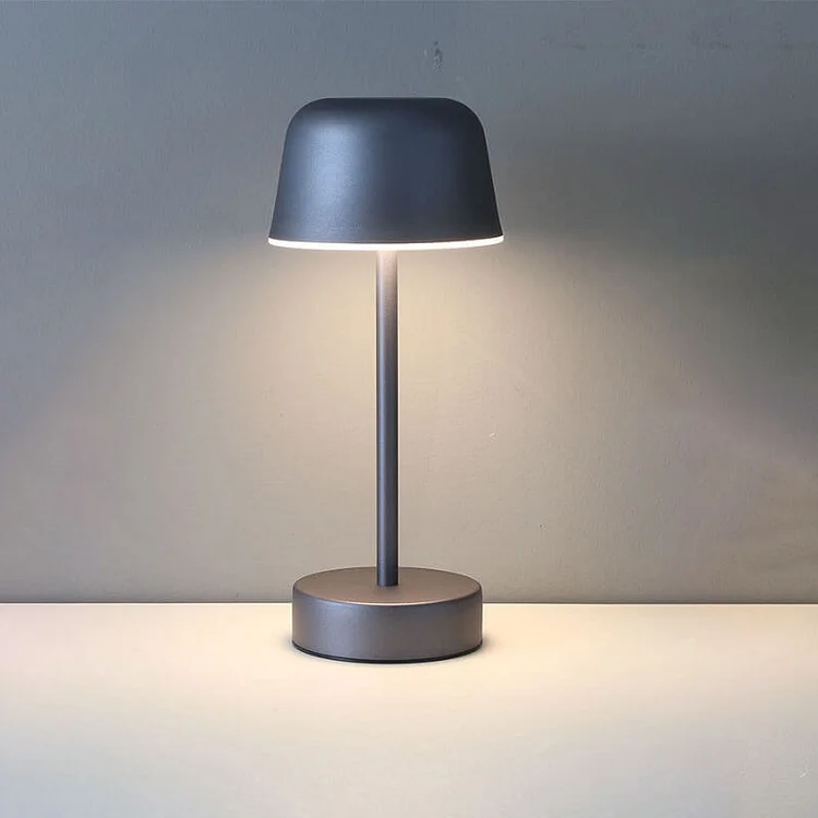 Kabellose dimmbare Tischlampe aus Metall