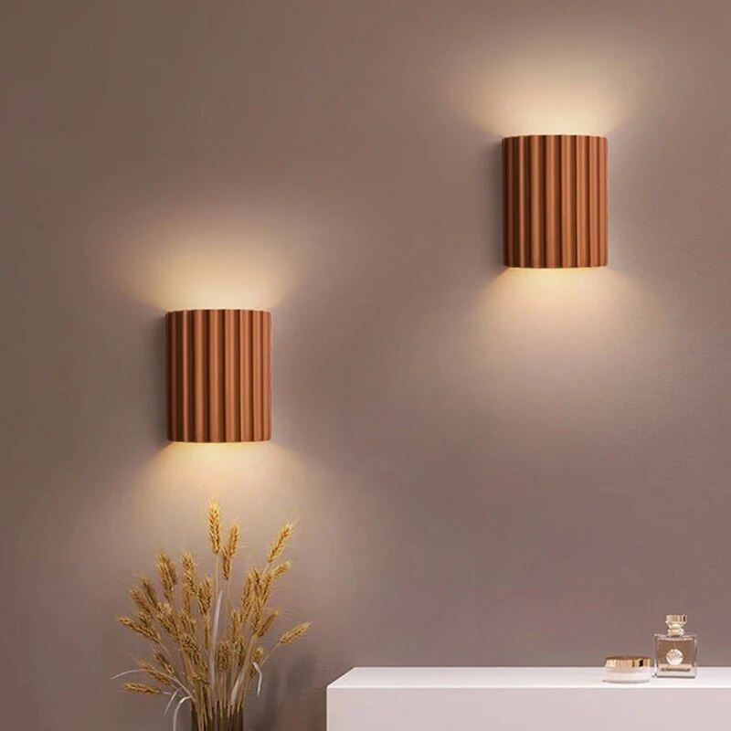 Moderne stilvolle LED-Wandleuchte für Wohnzimmer und Flur