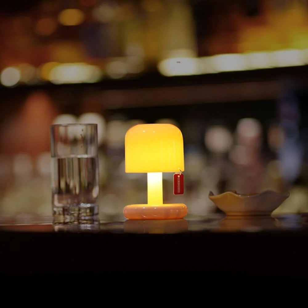 Mini Sunset Lampe mit warmem Licht – USB Wiederaufladbar & Romantisches Ambiente