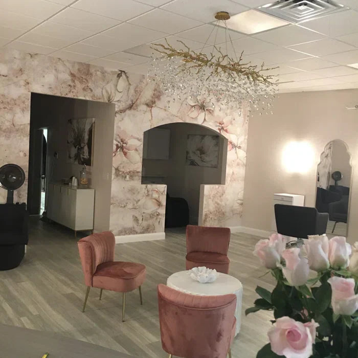 Eleganter Kristallleuchter im Astdesign