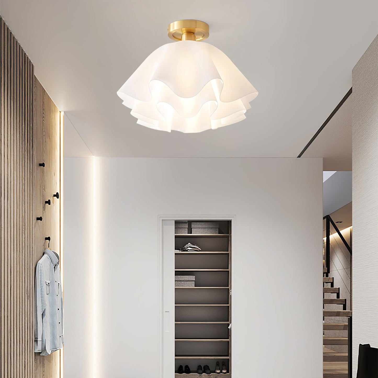 Moderne Gailon-Deckenleuchte – Gefaltetes Design in Messing & Weiß