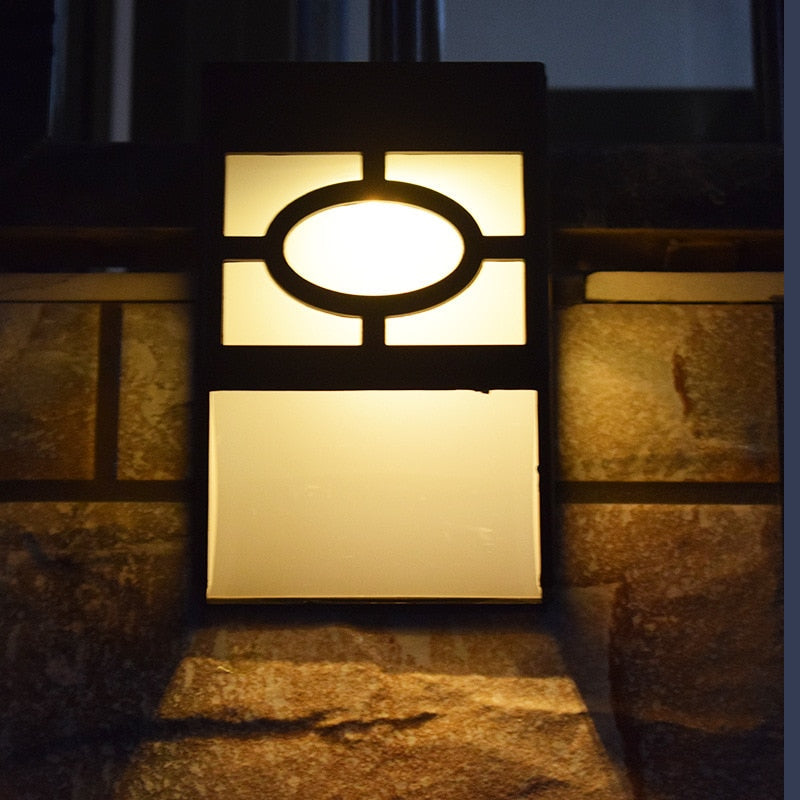 Minimalistische stilvolle Solar-Wandleuchte im japanischen Design für Garten und Terrasse