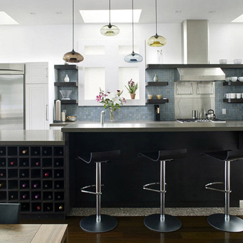 Glas-Pendelleuchte – modern, farbig & im Art-Déco-Stil