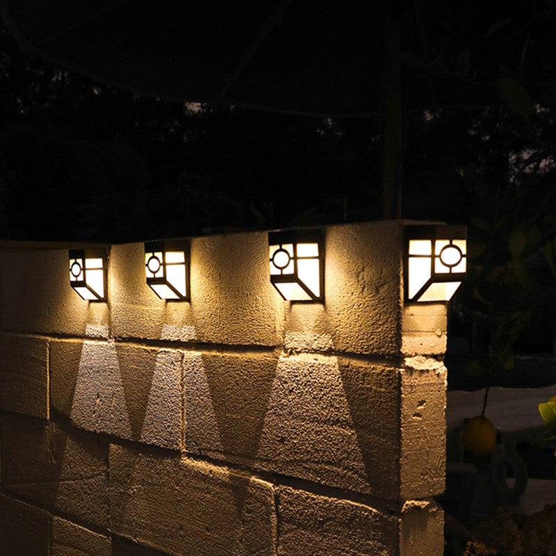 Minimalistische stilvolle Solar-Wandleuchte im japanischen Design für Garten und Terrasse
