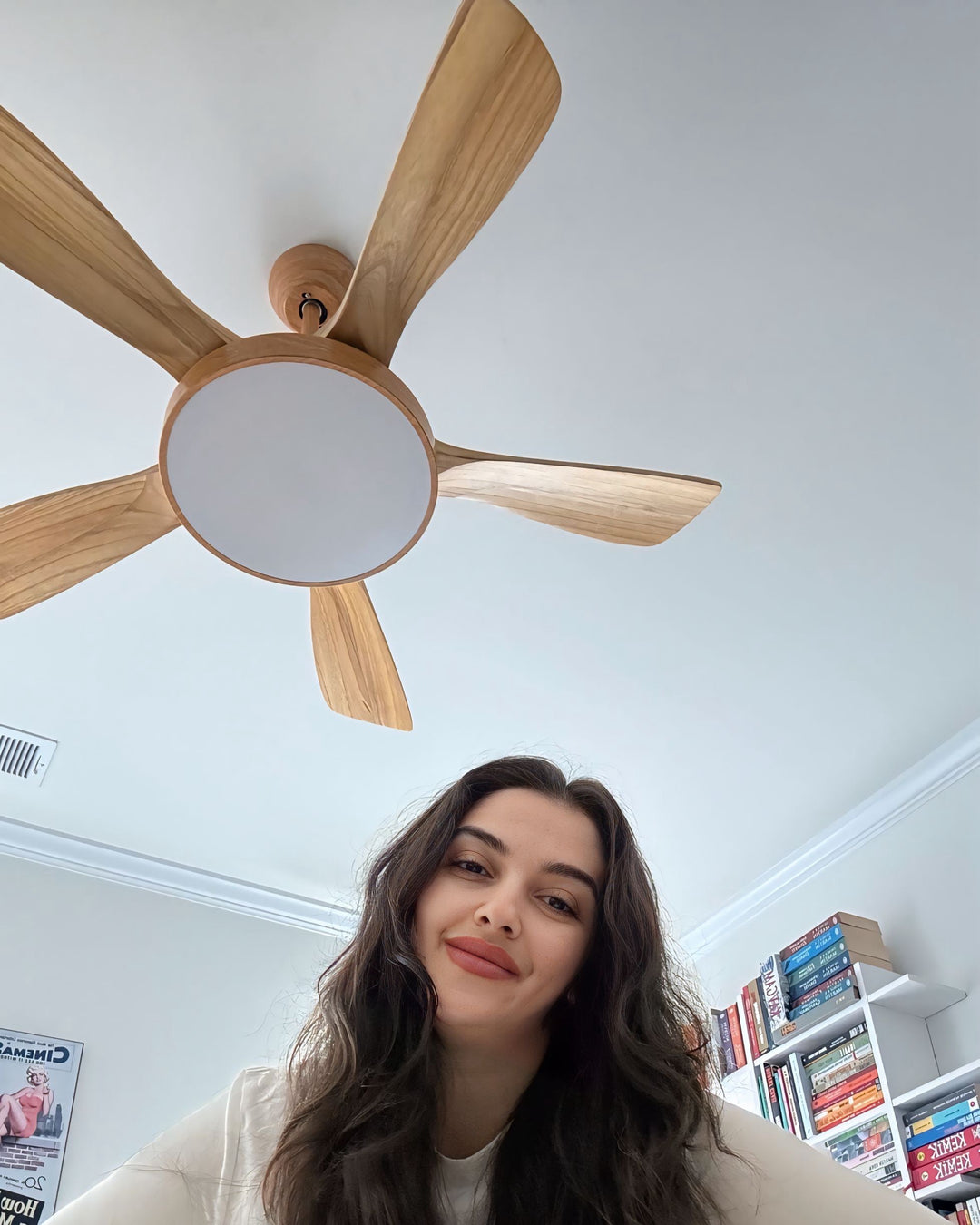 Skandinavischer Deckenventilator mit LED-Licht und Wendemotor
