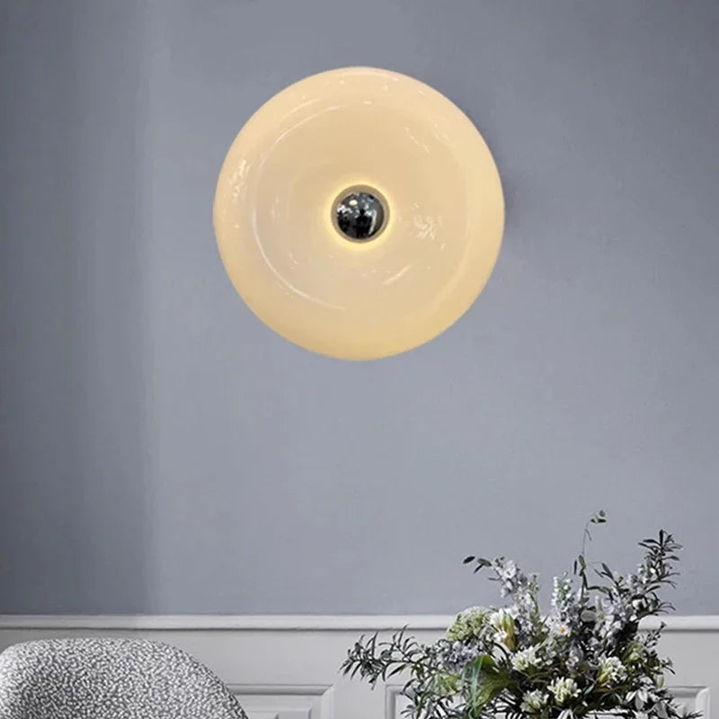 Nara LED Lampe im Bauhaus-Stil mit Donut-Design