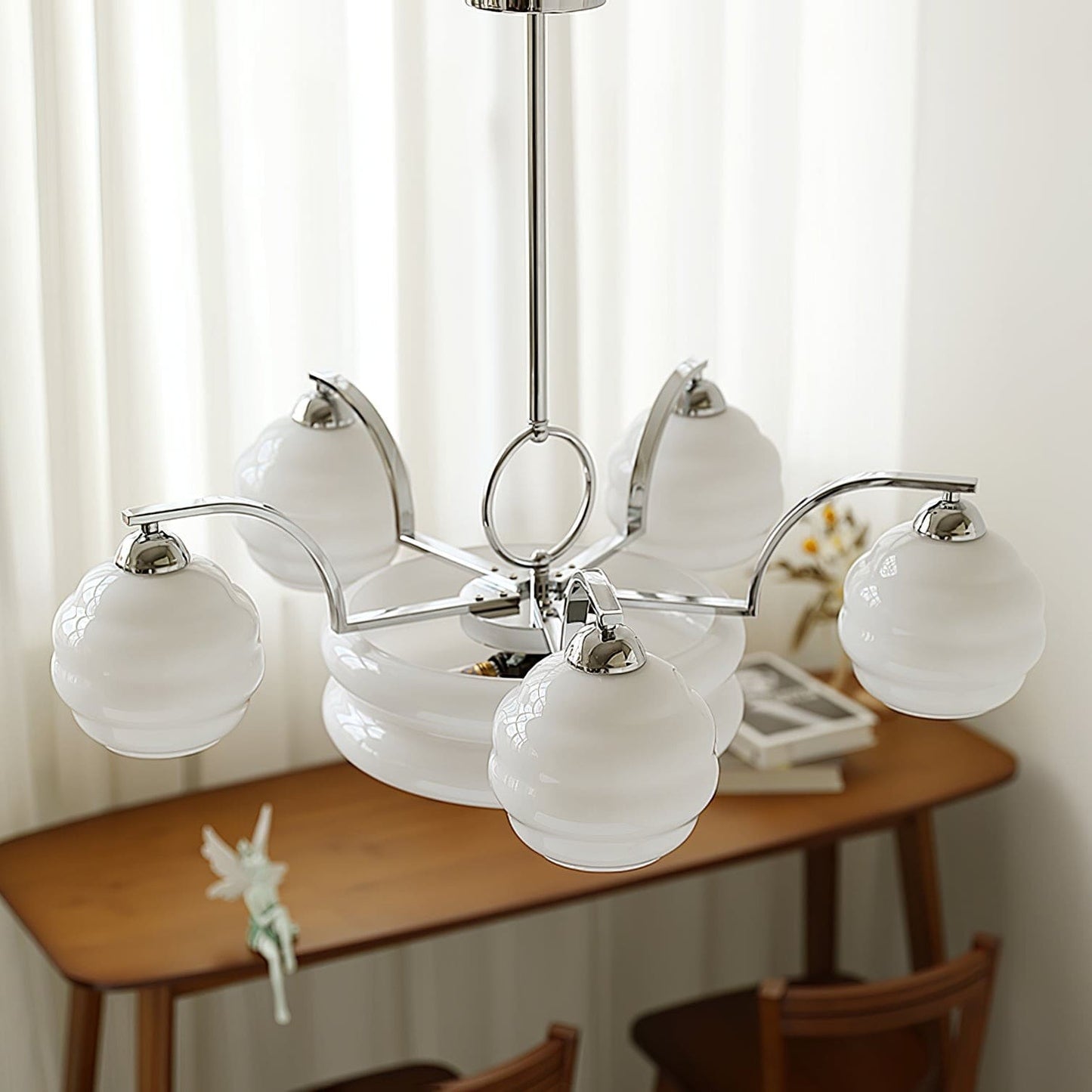 Lunara Kronleuchter mit Glasakzenten im modernen Design