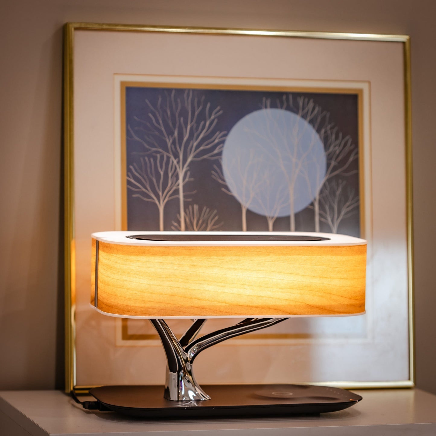 Kabellose LED-Tischlampe mit Bluetooth-Lautsprecher und Wireless Charger