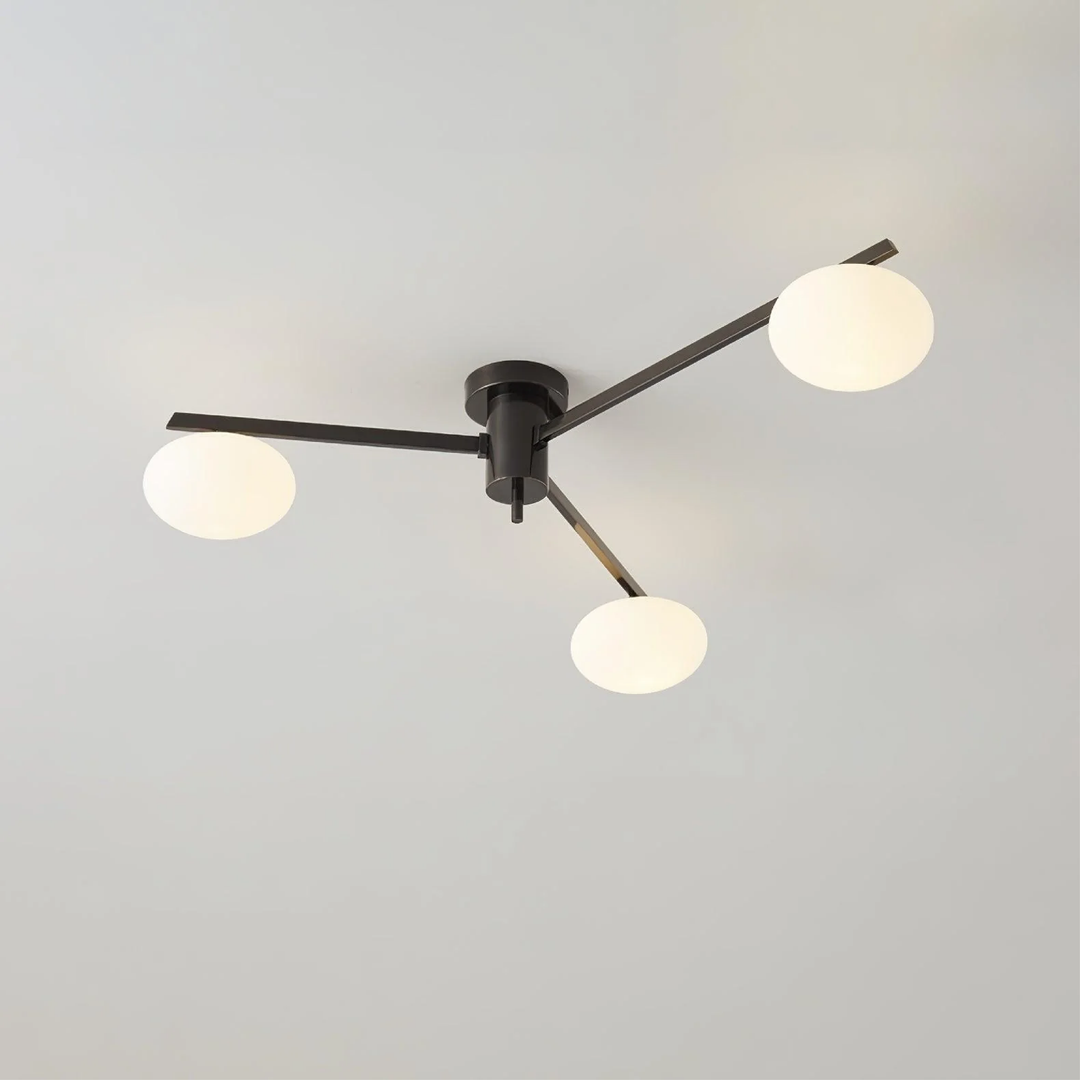 Moderne Deckenleuchte aus Metall und Glas im minimalistischen Design