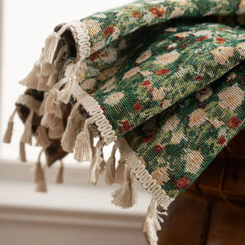 Vorhang mit Blumenmuster – Boho Gardine mit Quastenabschluss