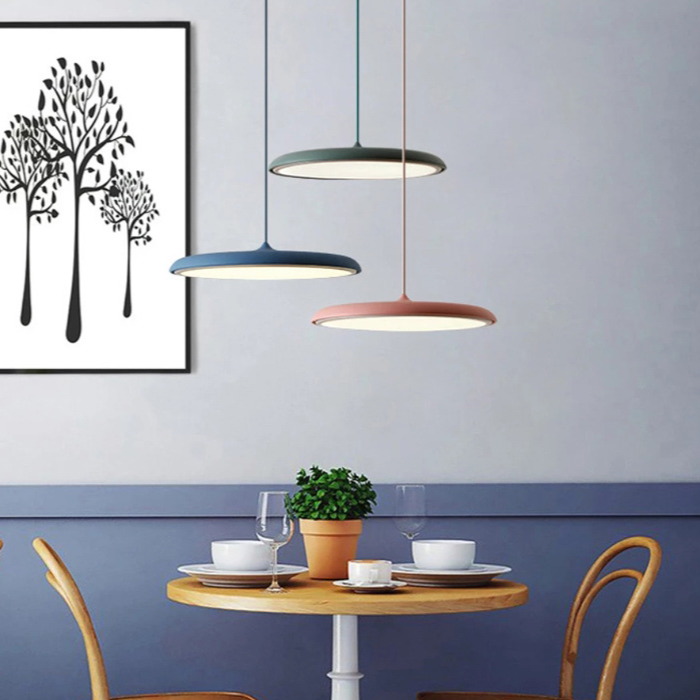 Skandinavische LED Pendelleuchte im Scheibendesign
