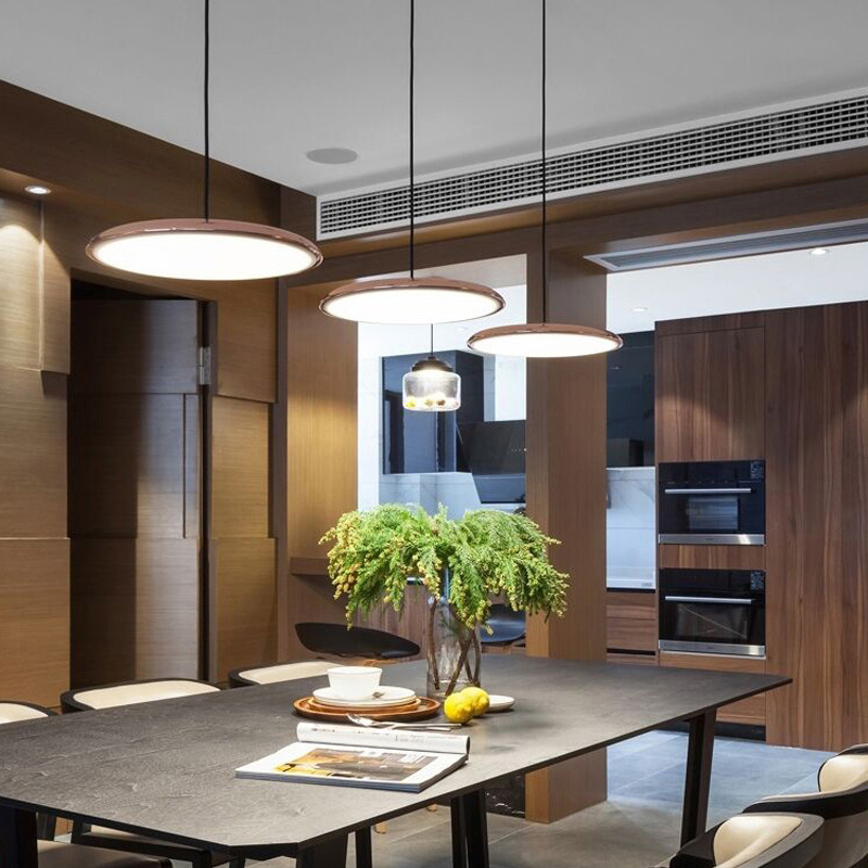 Skandinavische LED Pendelleuchte im Scheibendesign