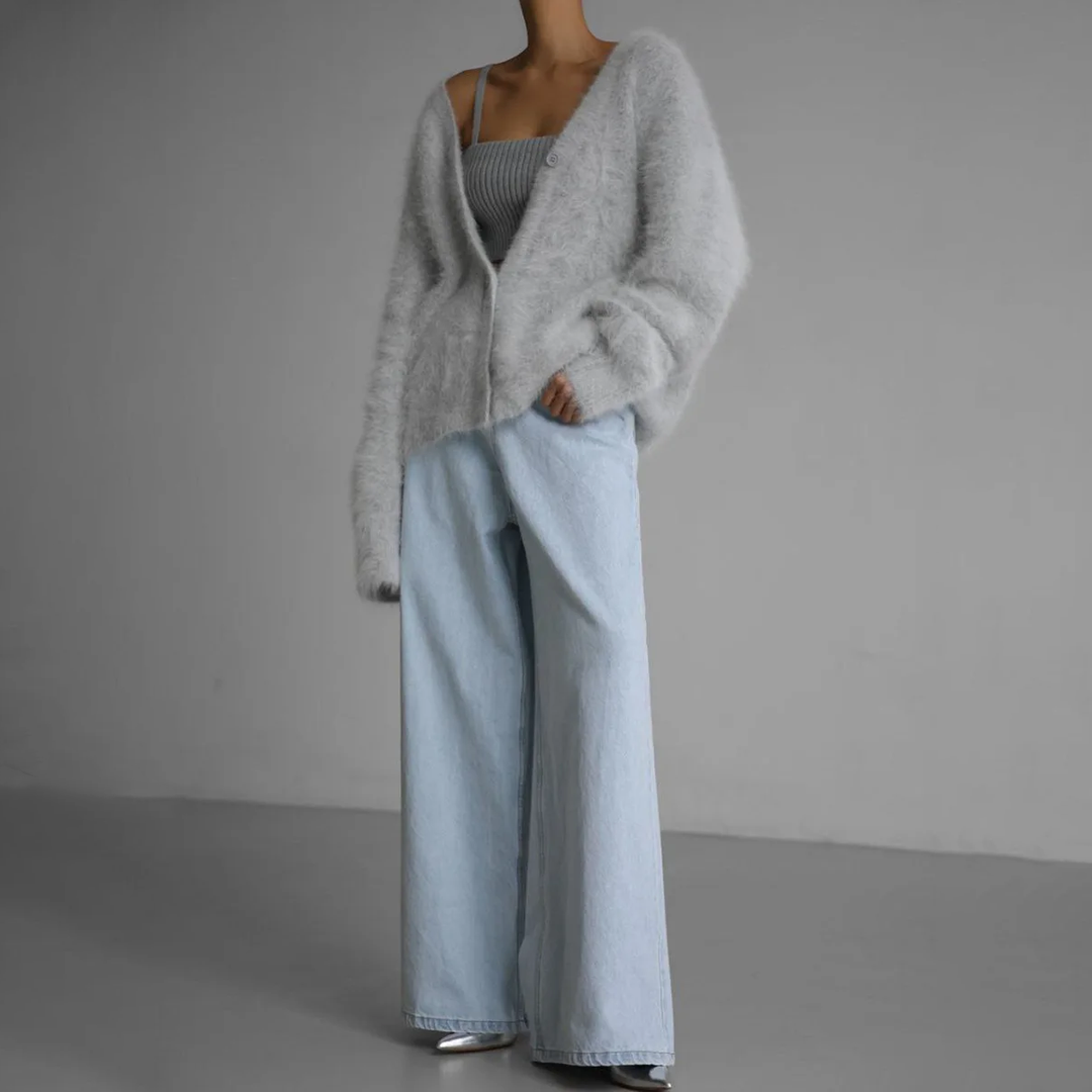Damen Cardigan Mit V-Ausschnitt Und Elegantem Design