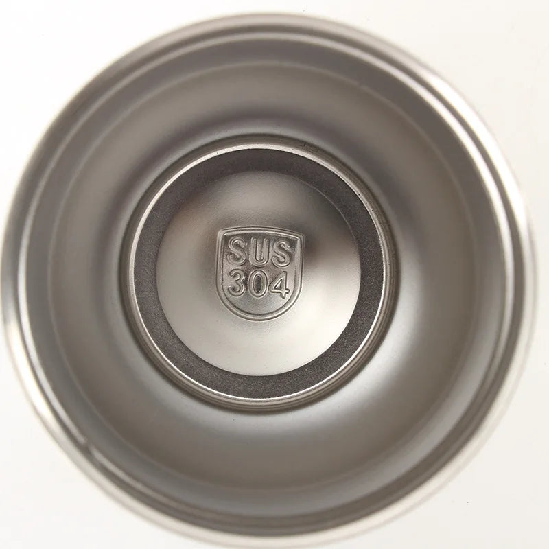 Isolierter Edelstahl-Trinkbecher mit Henkel & Deckel
