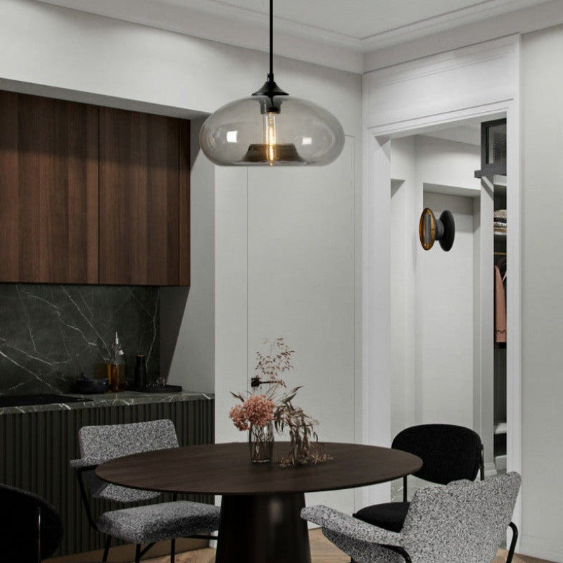 Glas-Pendelleuchte – modern, farbig & im Art-Déco-Stil