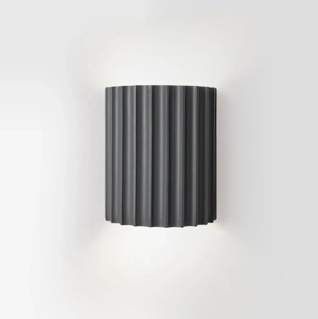 Moderne Wandlampe aus Kunstharz – Stilvolle LED-Wandleuchte für Wohn- und Schlafräume