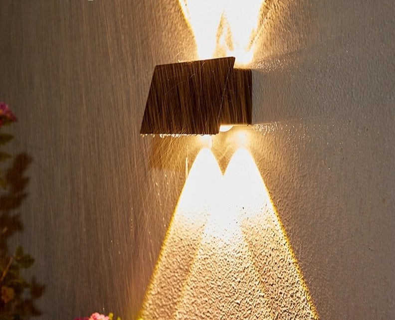 Elegante moderne Solar-Wandleuchte für stilvolle Außenbereiche