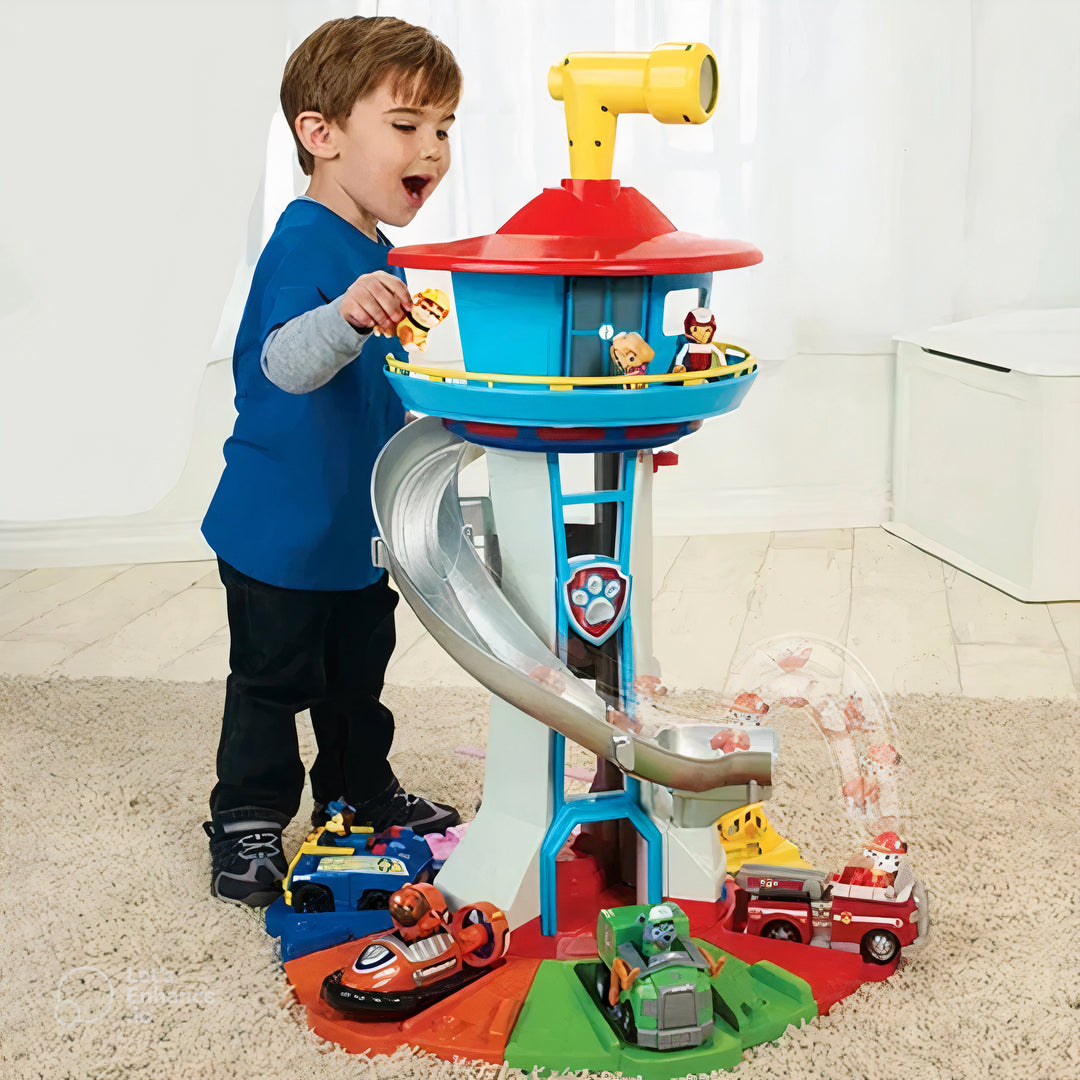 Abenteuer-Spielturm mit Rutsche und Rennstrecke