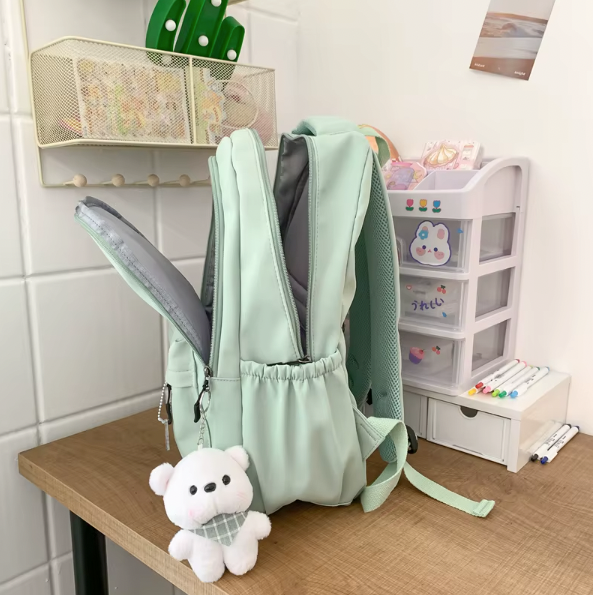 Wasserdichter Schulrucksack mit vielen Fächern