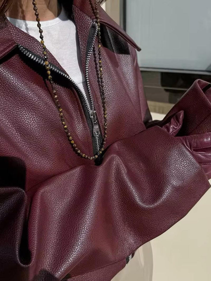 Damen Kunstlederjacke In Bordeaux Mit Modernem Schnitt
