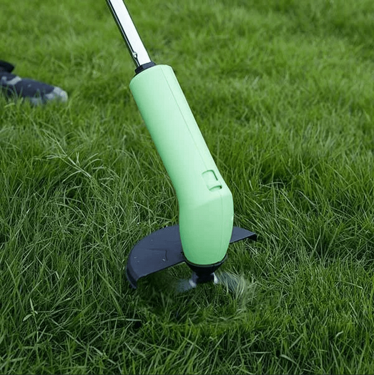 Kompakter kabelloser Rasentrimmer für präzise Gartenpflege