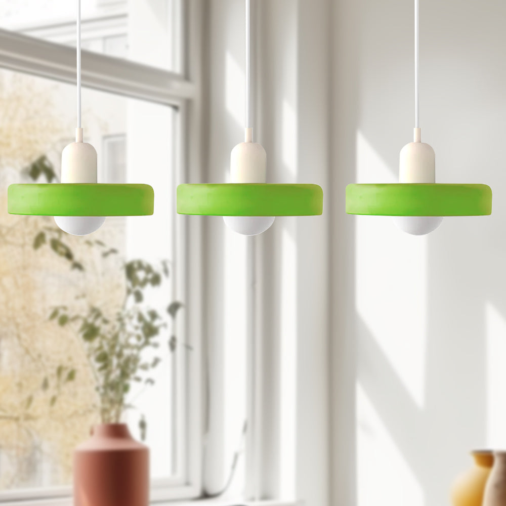 LED Pendelleuchte mit farbigen Glasschirmen für Wohnzimmer und Esszimmer