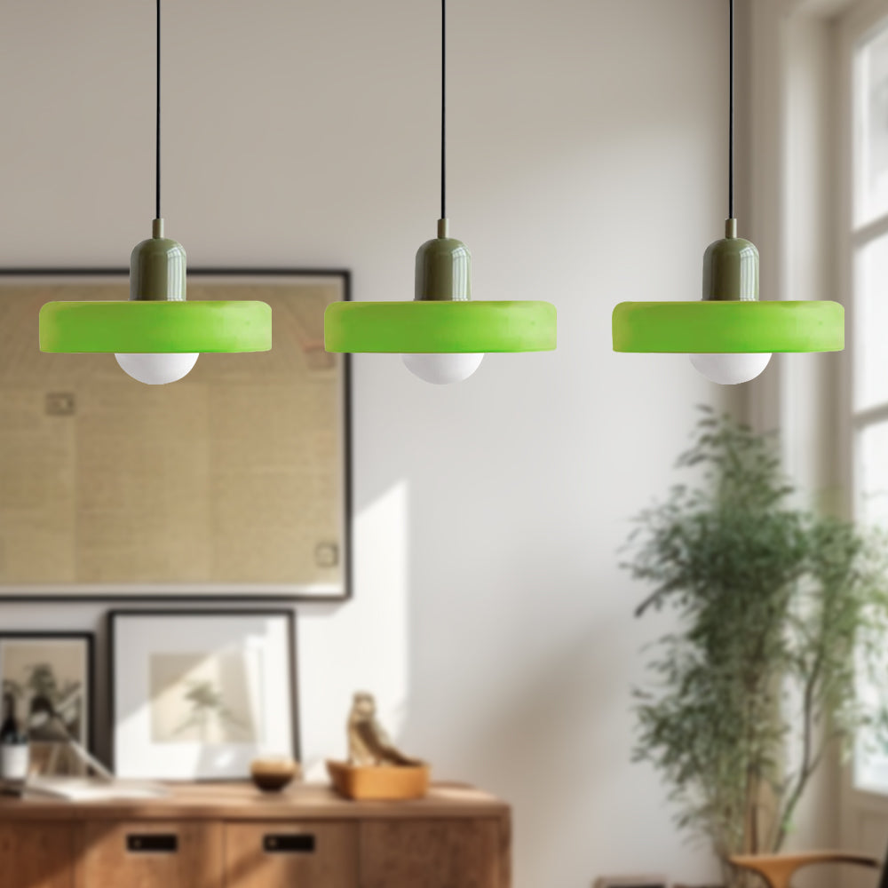 LED Pendelleuchte mit farbigen Glasschirmen für Wohnzimmer und Esszimmer