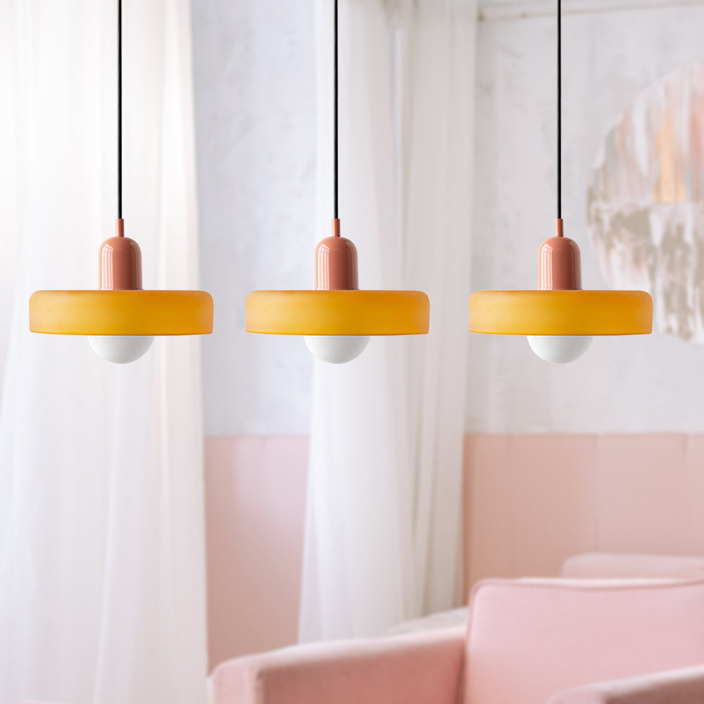 LED Pendelleuchte mit farbigen Glasschirmen für Wohnzimmer und Esszimmer