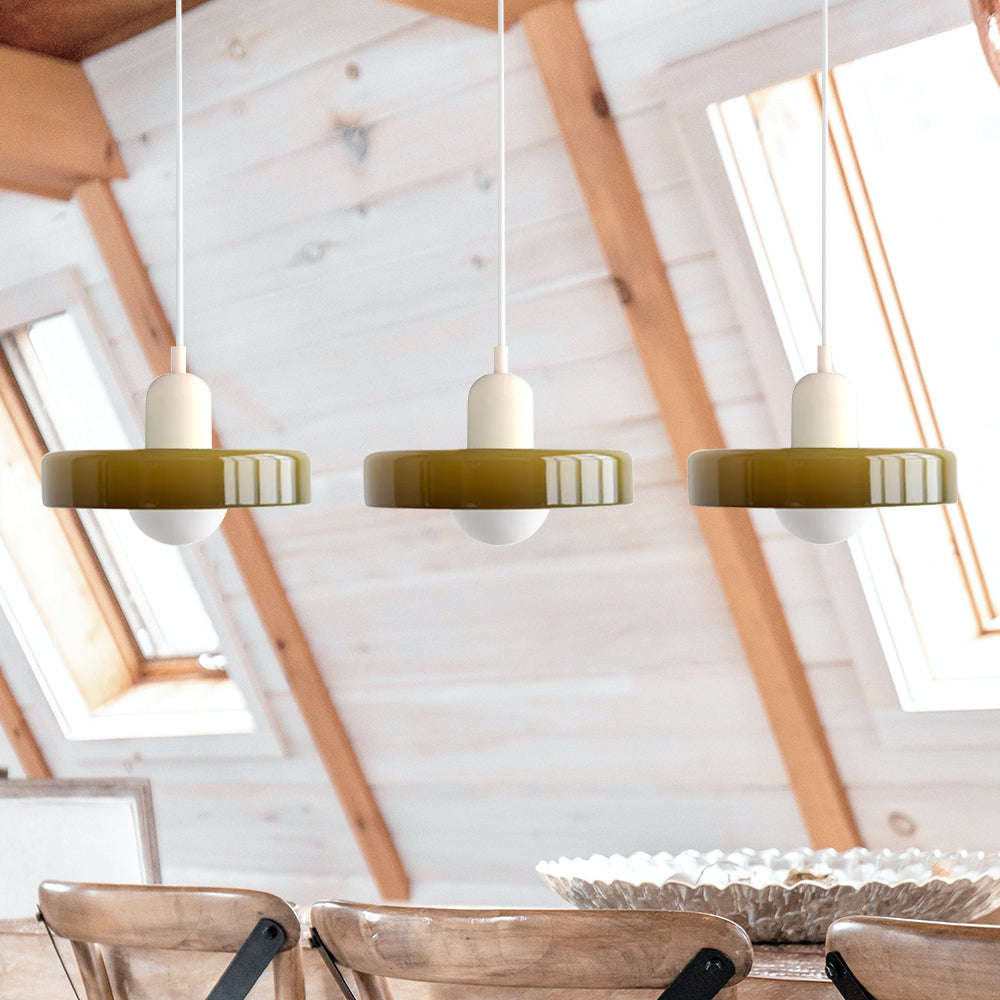 LED Pendelleuchte mit farbigen Glasschirmen für Wohnzimmer und Esszimmer