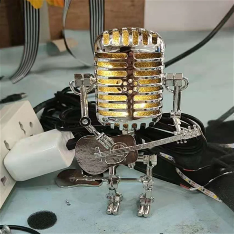 Retro Mikrofon Roboterlampe - Kreative Vintage Beleuchtung