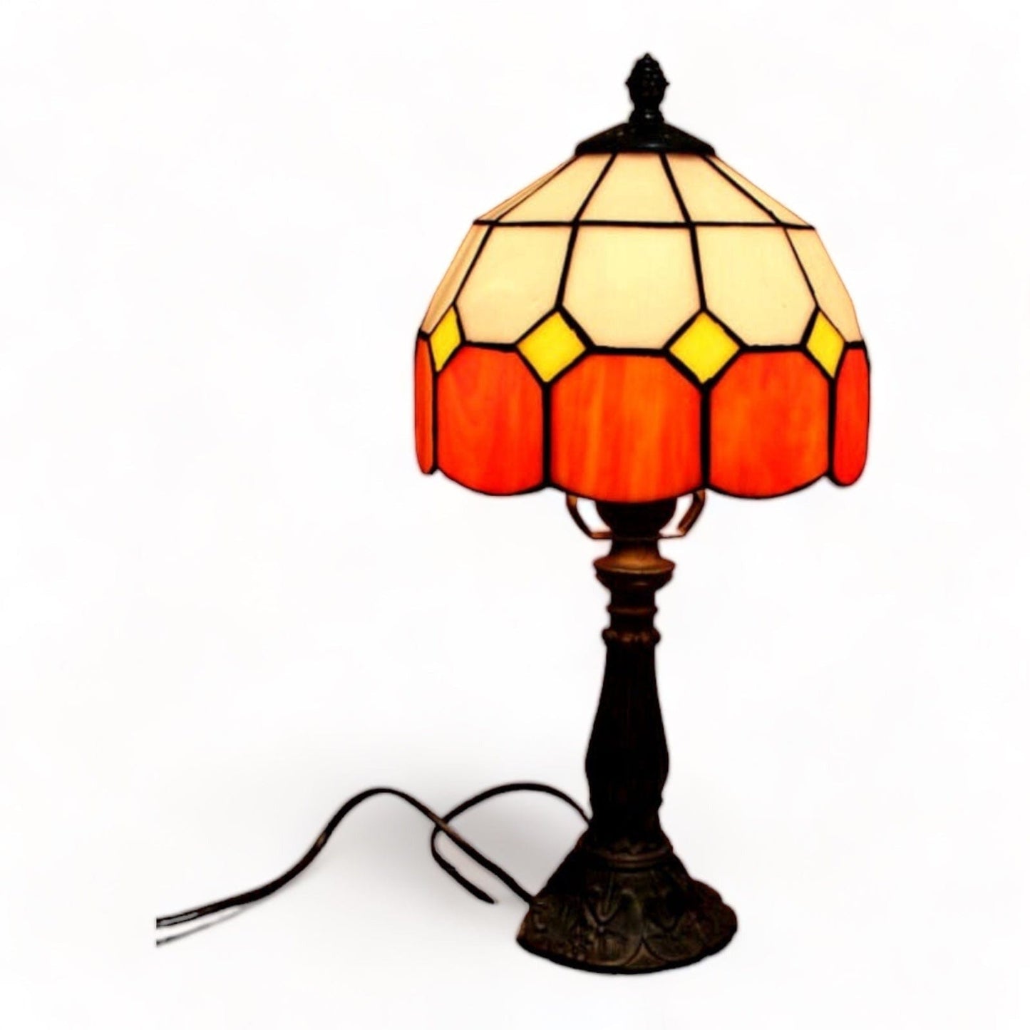Tiffany-Stil Nachttischlampe – Zeitlose Eleganz für Schlafzimmer & Wohnräume