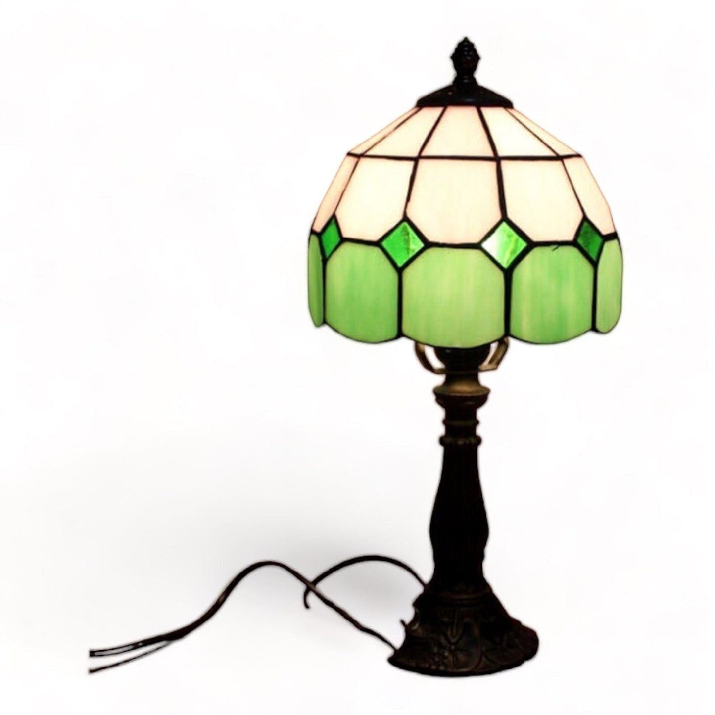 Tiffany-Stil Nachttischlampe – Zeitlose Eleganz für Schlafzimmer & Wohnräume