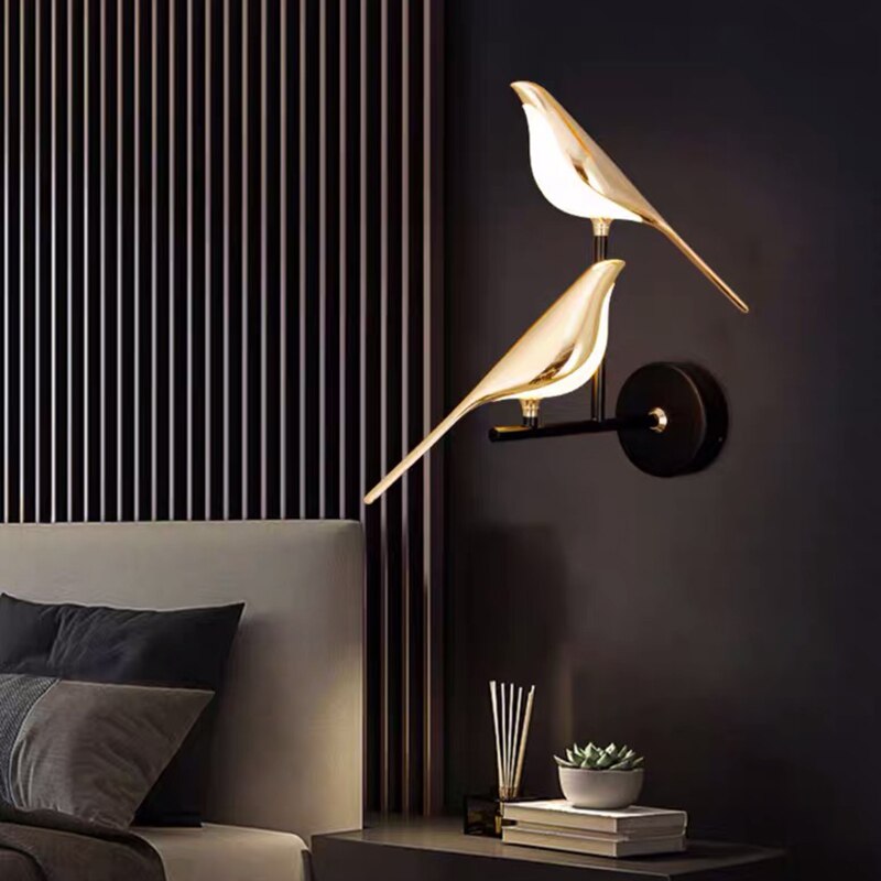 Verspielte moderne LED-Wandleuchte mit Vogelmotiv für Wohnzimmer