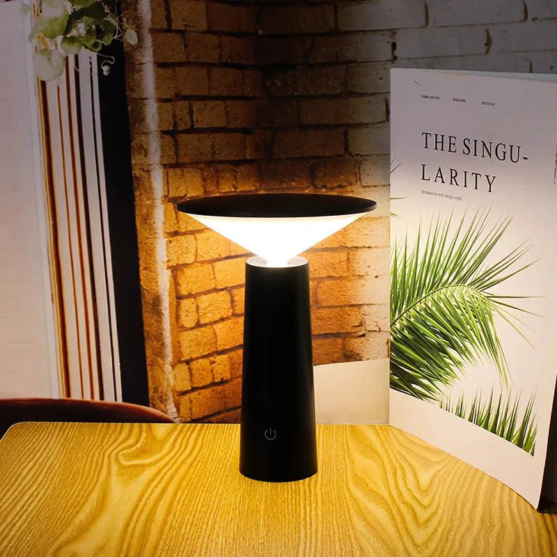 Kabellose LED-Tischlampe mit einstellbarem Licht für moderne Räume