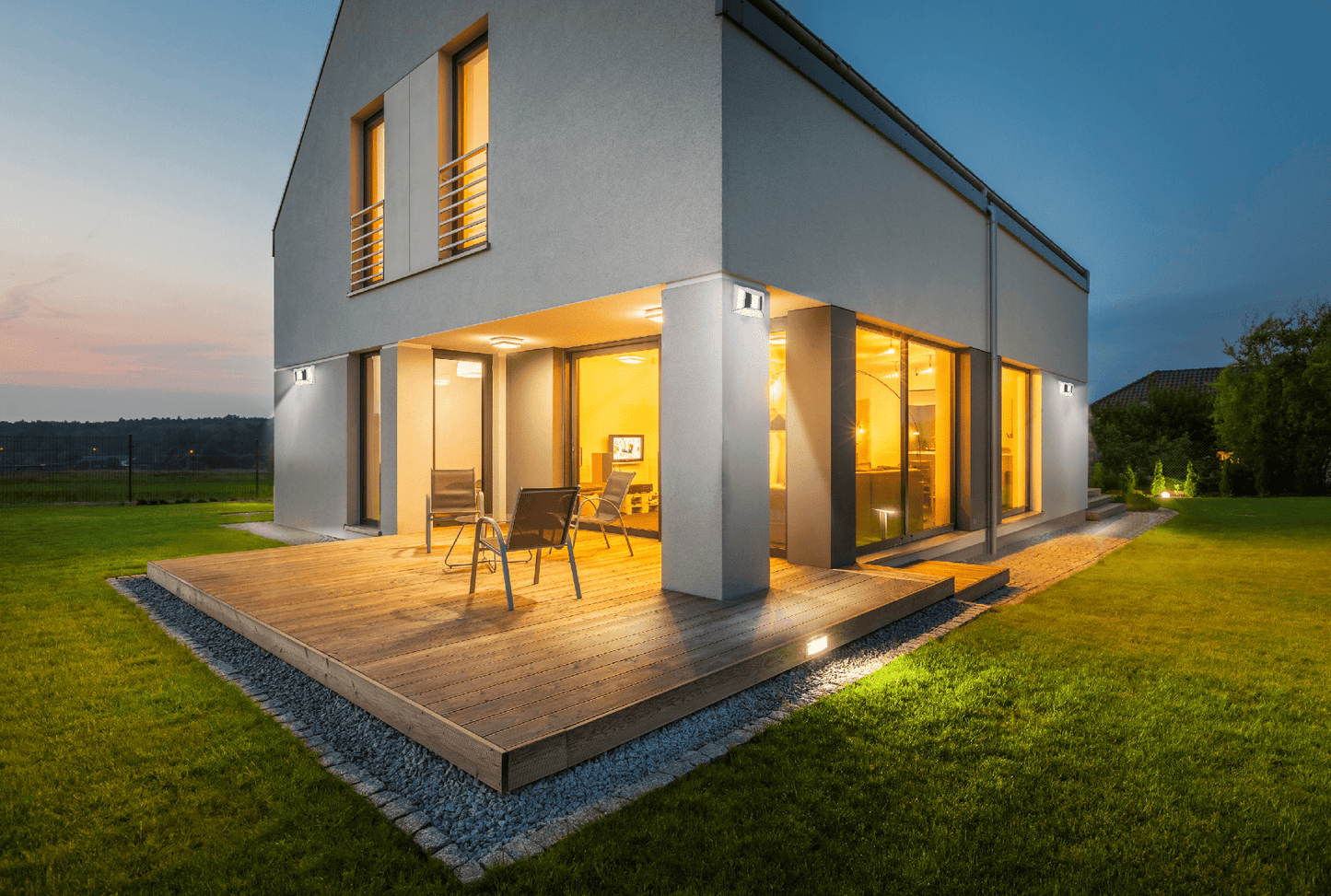 Solarbetriebene LED Außenwandleuchte wetterfest für Garten und Balkon