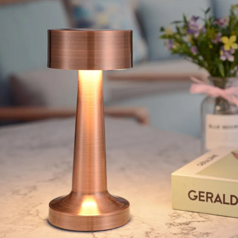 Kabellose LED-Tischlampe mit minimalistischem Design für stilvolle Räume