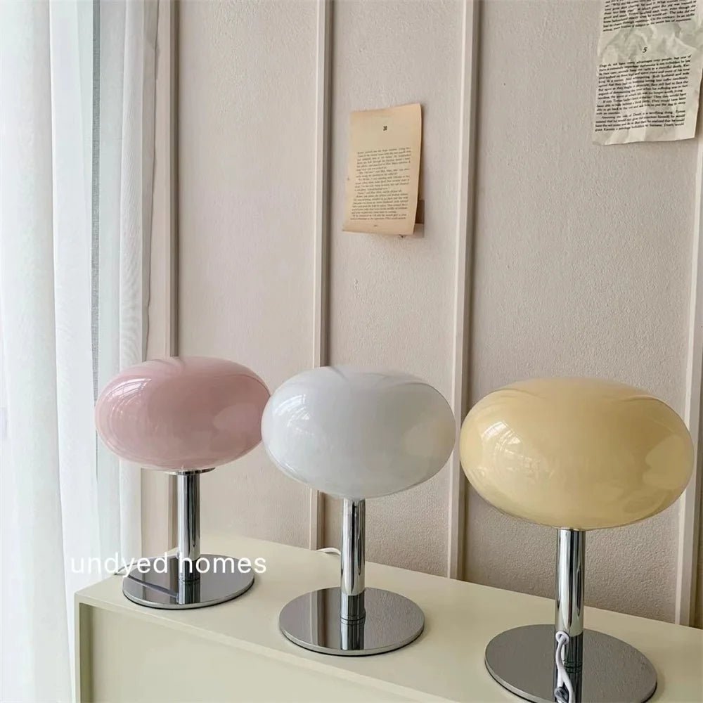 Verspielte Tischlampe im Macaron-Design mit warmem Licht für stilvolle Räume