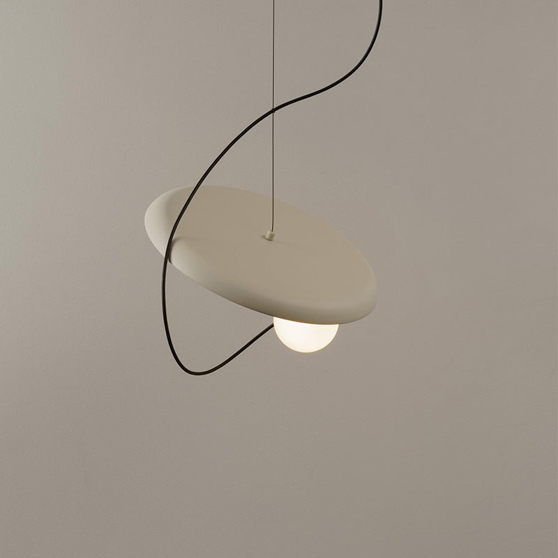 Industrielle LED Pendelleuchte aus Metall für Esszimmer