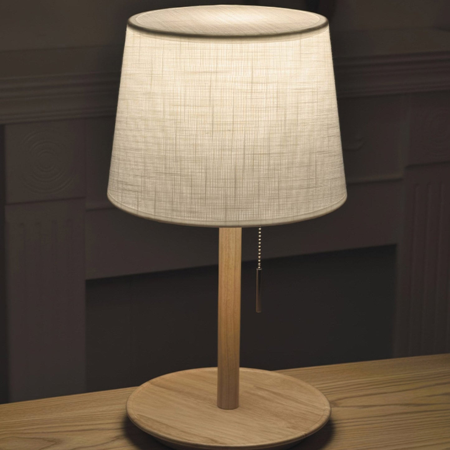 Nordische Tischlampe aus Walnussholz mit Stoffschirm